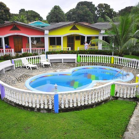 Rainbow Village La Ceiba Eksteriør billede