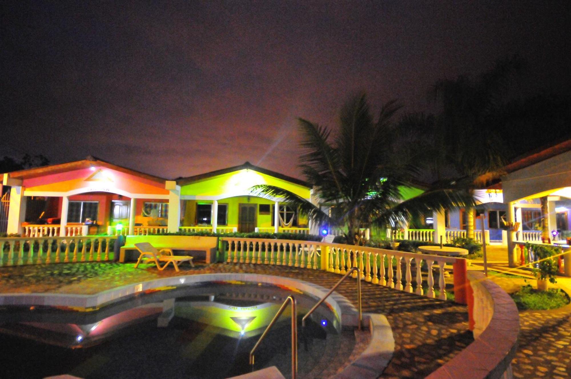 Rainbow Village La Ceiba Eksteriør billede
