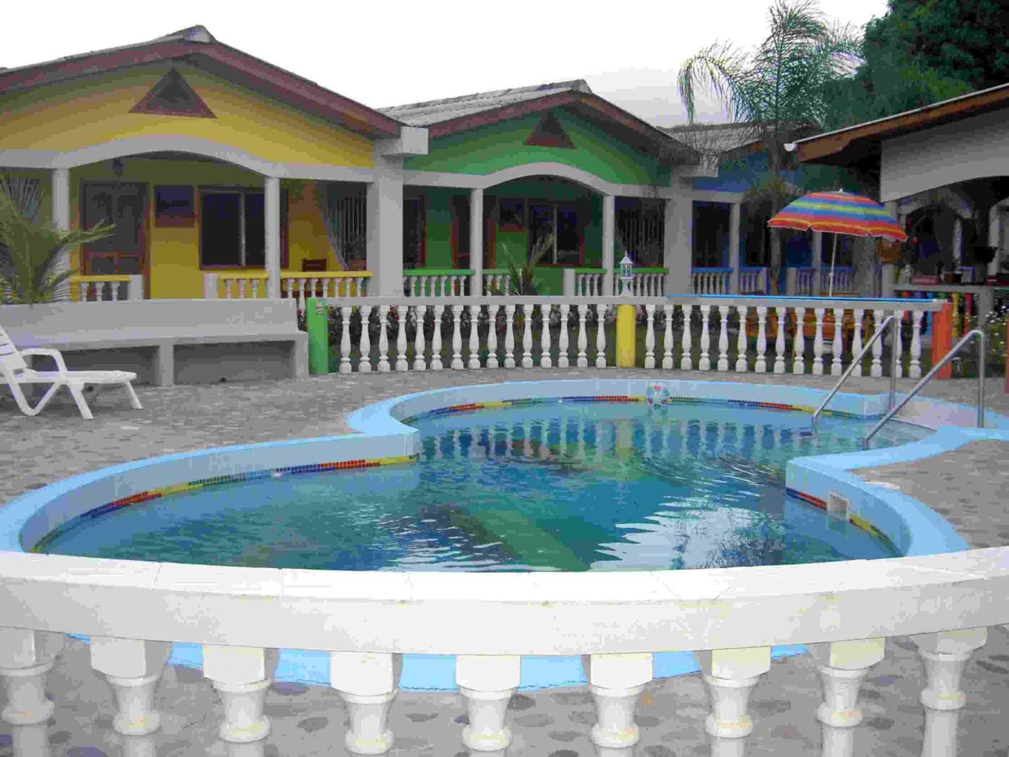 Rainbow Village La Ceiba Eksteriør billede
